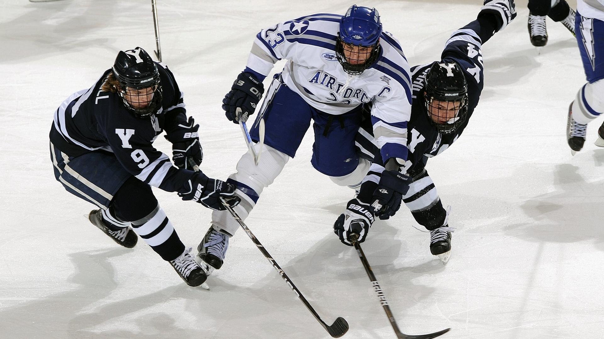 哈兰德连续进球带动球队整体士气与氛围提升,哈兰德进球数和出场数